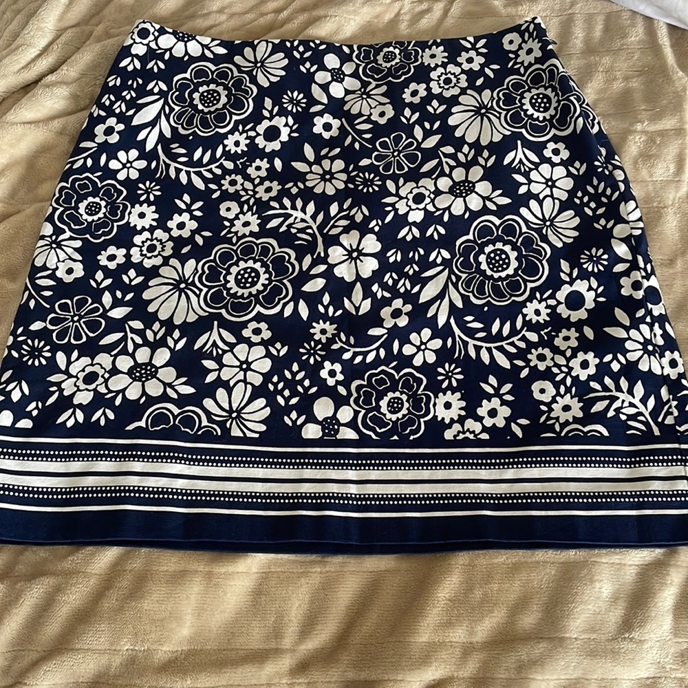Talbots blue and white floral skirt